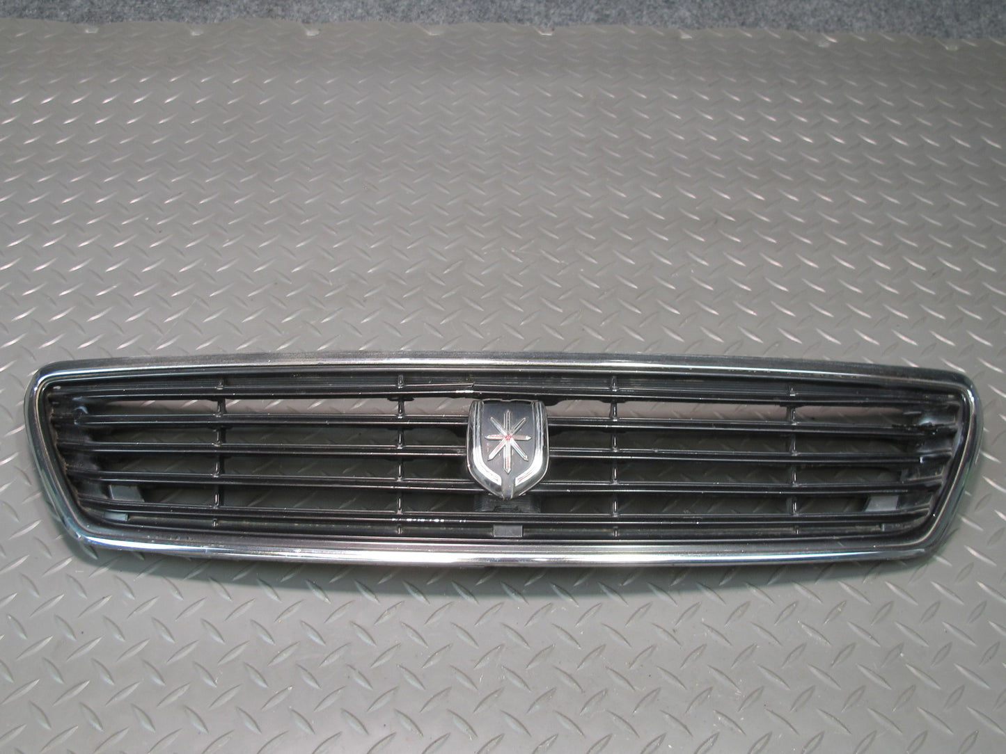 96-98 Toyota MARK2 JZX100 Tourer Front Radiator Exterior Grille OEM
