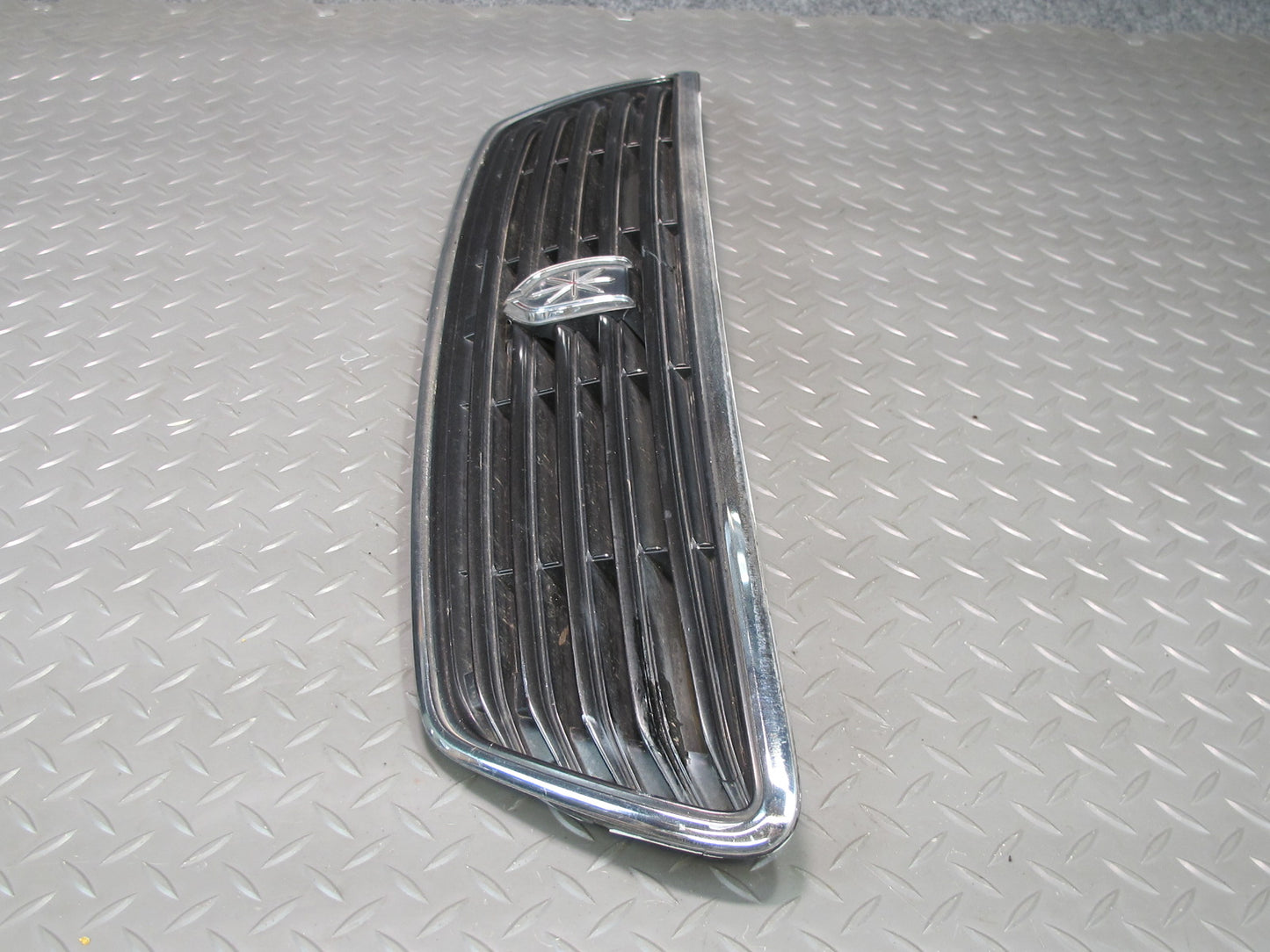 96-98 Toyota MARK2 JZX100 Tourer Front Radiator Exterior Grille OEM