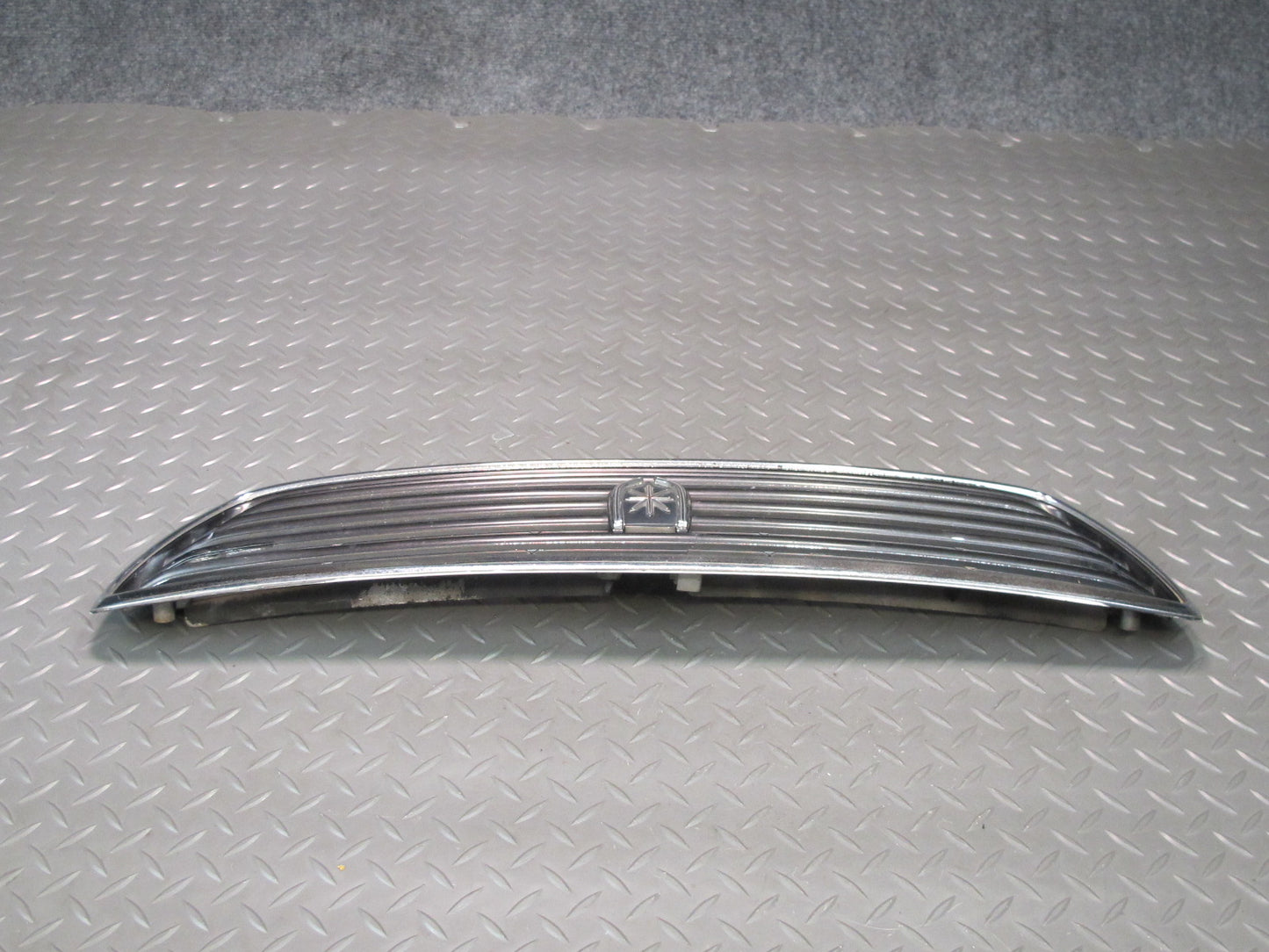 96-98 Toyota MARK2 JZX100 Tourer Front Radiator Exterior Grille OEM