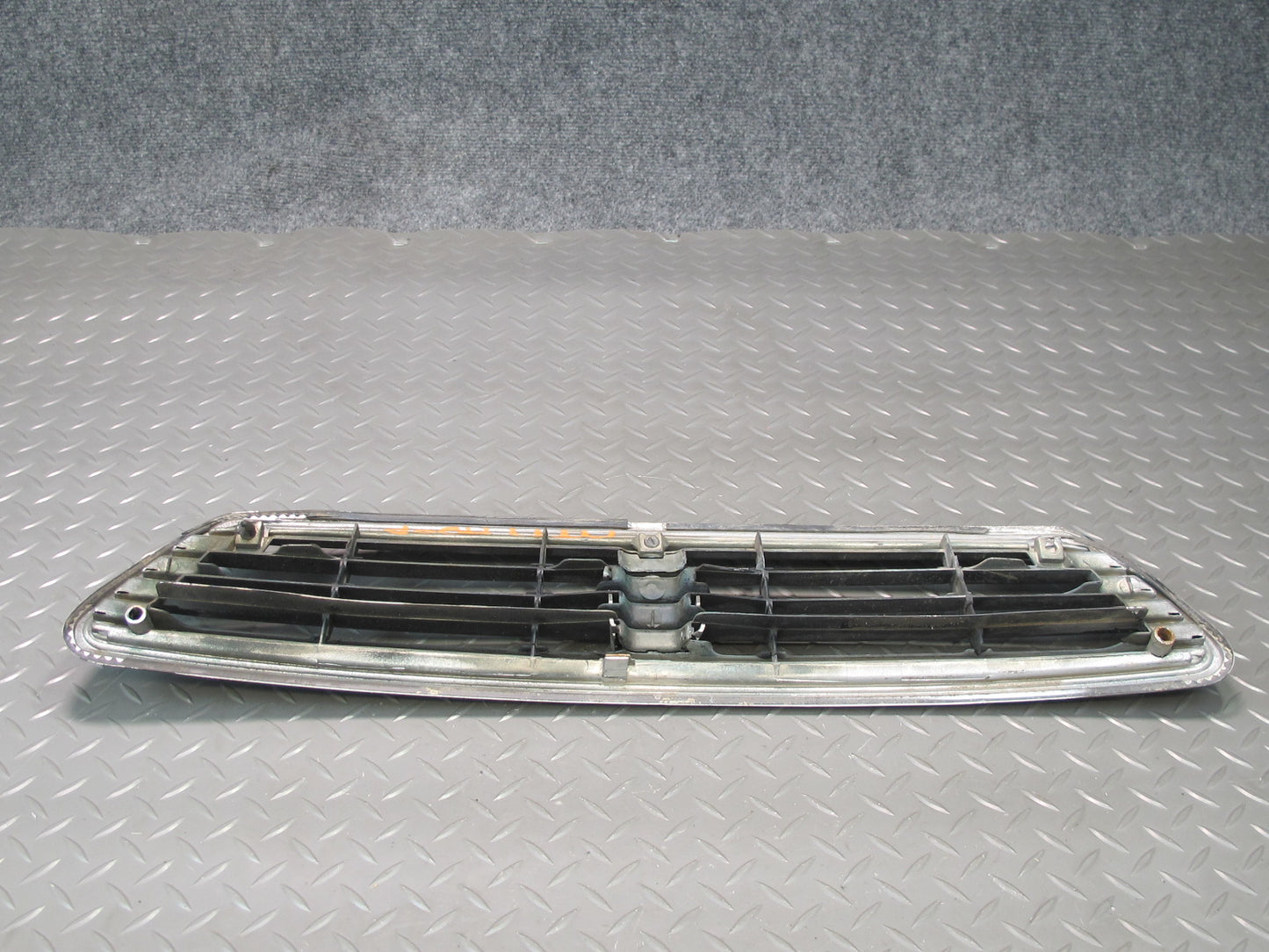 96-98 Toyota MARK2 JZX100 Tourer Front Radiator Exterior Grille OEM