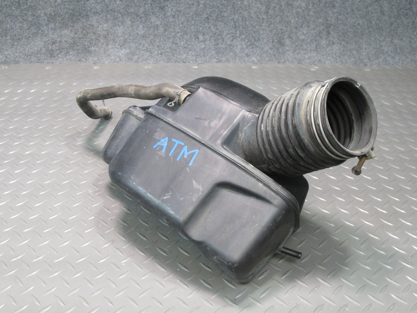 96-00 Toyota Cresta MARK2 JZX100 Air Intake Inlet Resonator 17860-46110 OEM