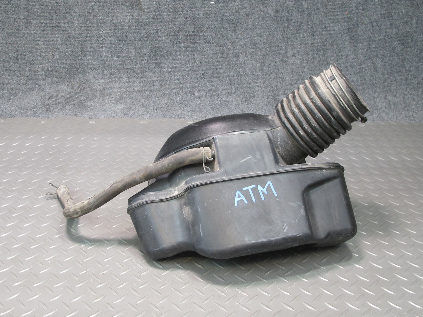 96-00 Toyota Cresta MARK2 JZX100 Air Intake Inlet Resonator 17860-46110 OEM