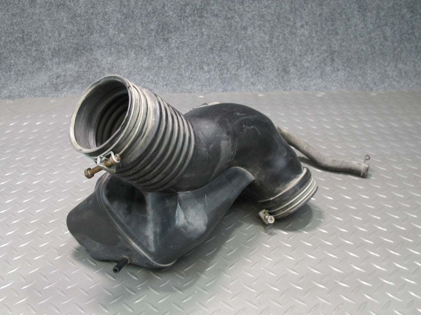 96-00 Toyota Cresta MARK2 JZX100 Air Intake Inlet Resonator 17860-46110 OEM