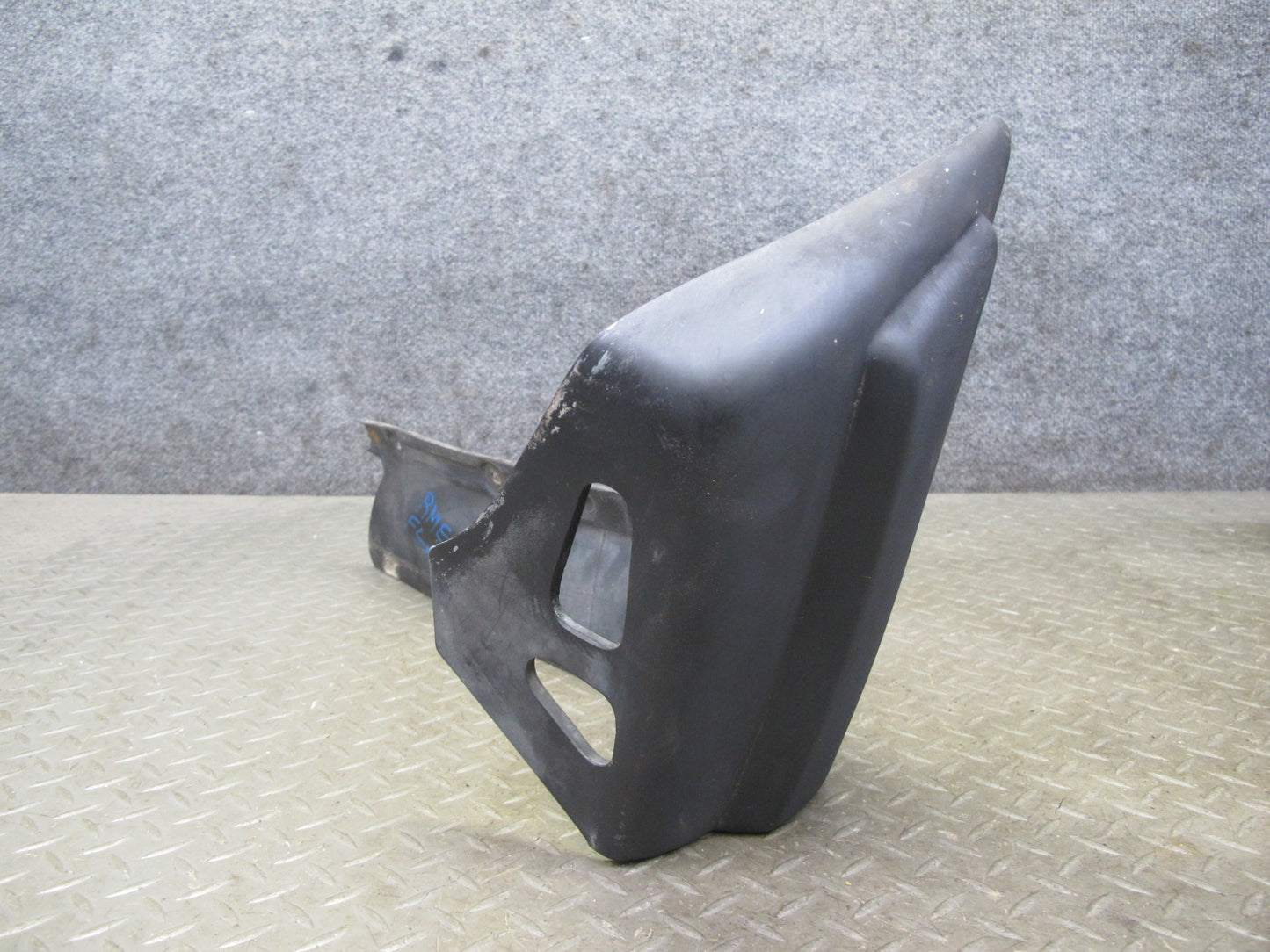 77-85 Mercedes W123 Front Left & Right Bumper Corner Rubber END Trim Set OEM