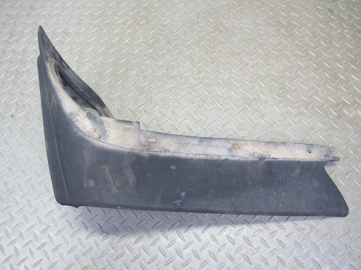 77-85 Mercedes W123 Front Left & Right Bumper Corner Rubber END Trim Set OEM