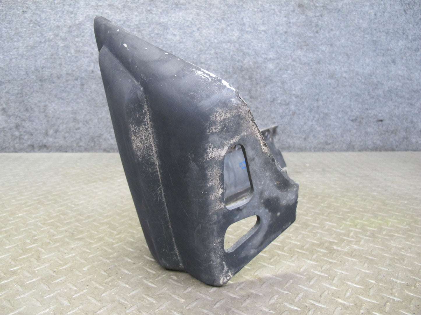 77-85 Mercedes W123 Front Left & Right Bumper Corner Rubber END Trim Set OEM