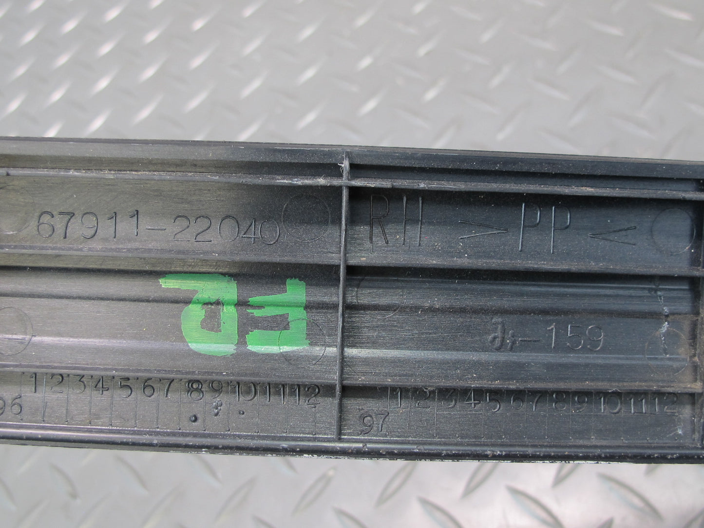 96-00 Toyota MARK2 JZX100 Set of 4 Front & Rear Door Scuff Sill Plate Trim OEM