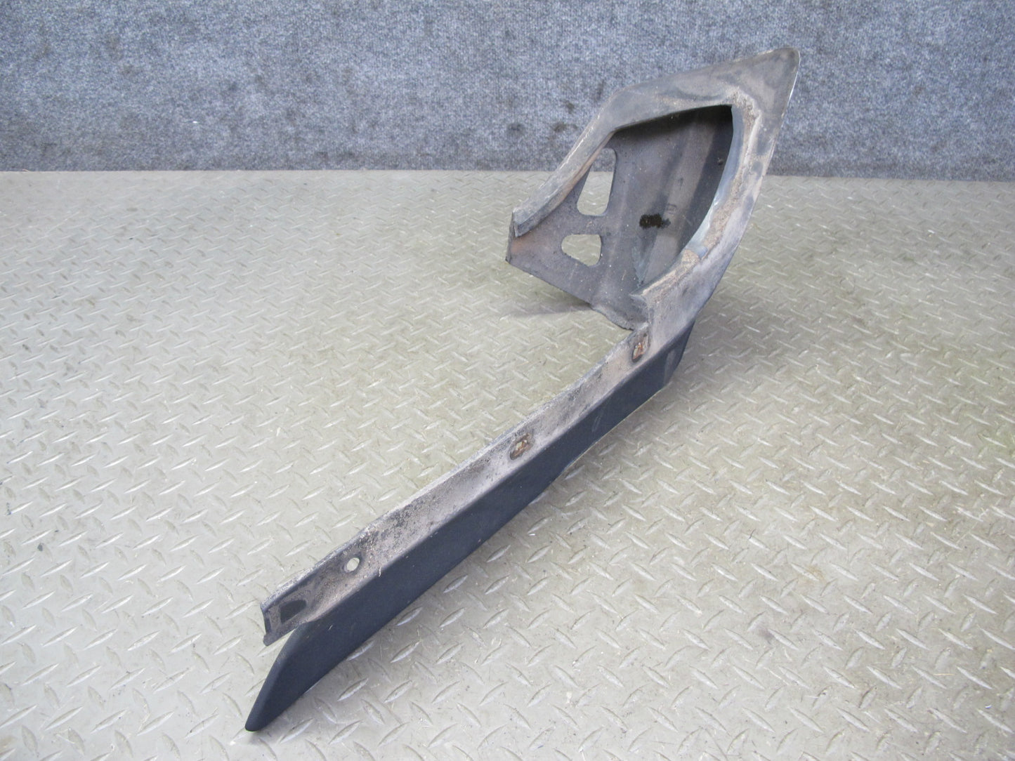 77-85 Mercedes W123 Front Left & Right Bumper Corner Rubber END Trim Set OEM