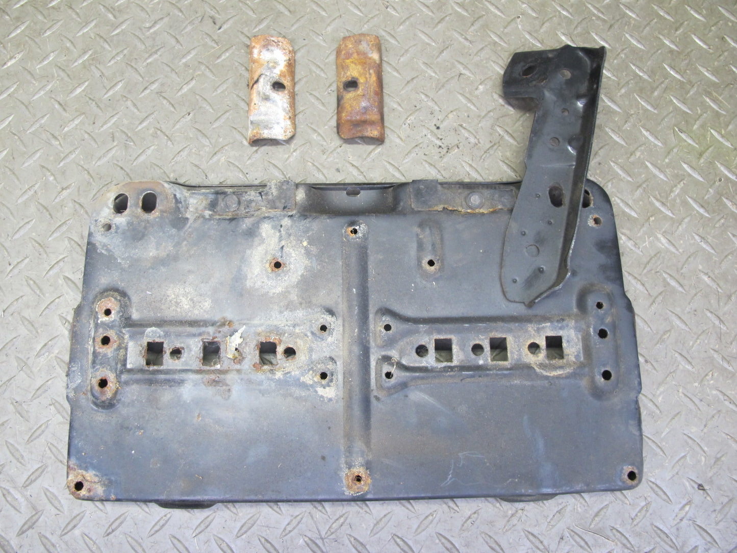 77-85 Mercedes W123 300D Sedan Battery Tray w Mount OEM