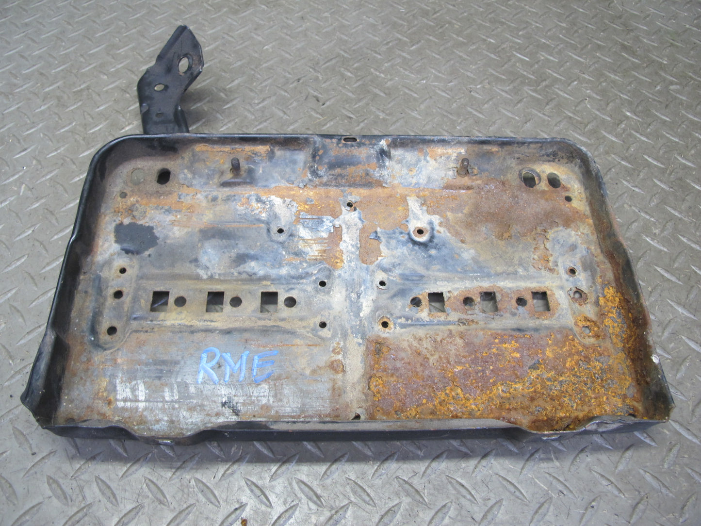 77-85 Mercedes W123 300D Sedan Battery Tray w Mount OEM