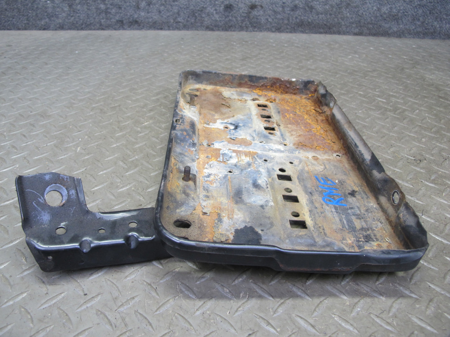 77-85 Mercedes W123 300D Sedan Battery Tray w Mount OEM