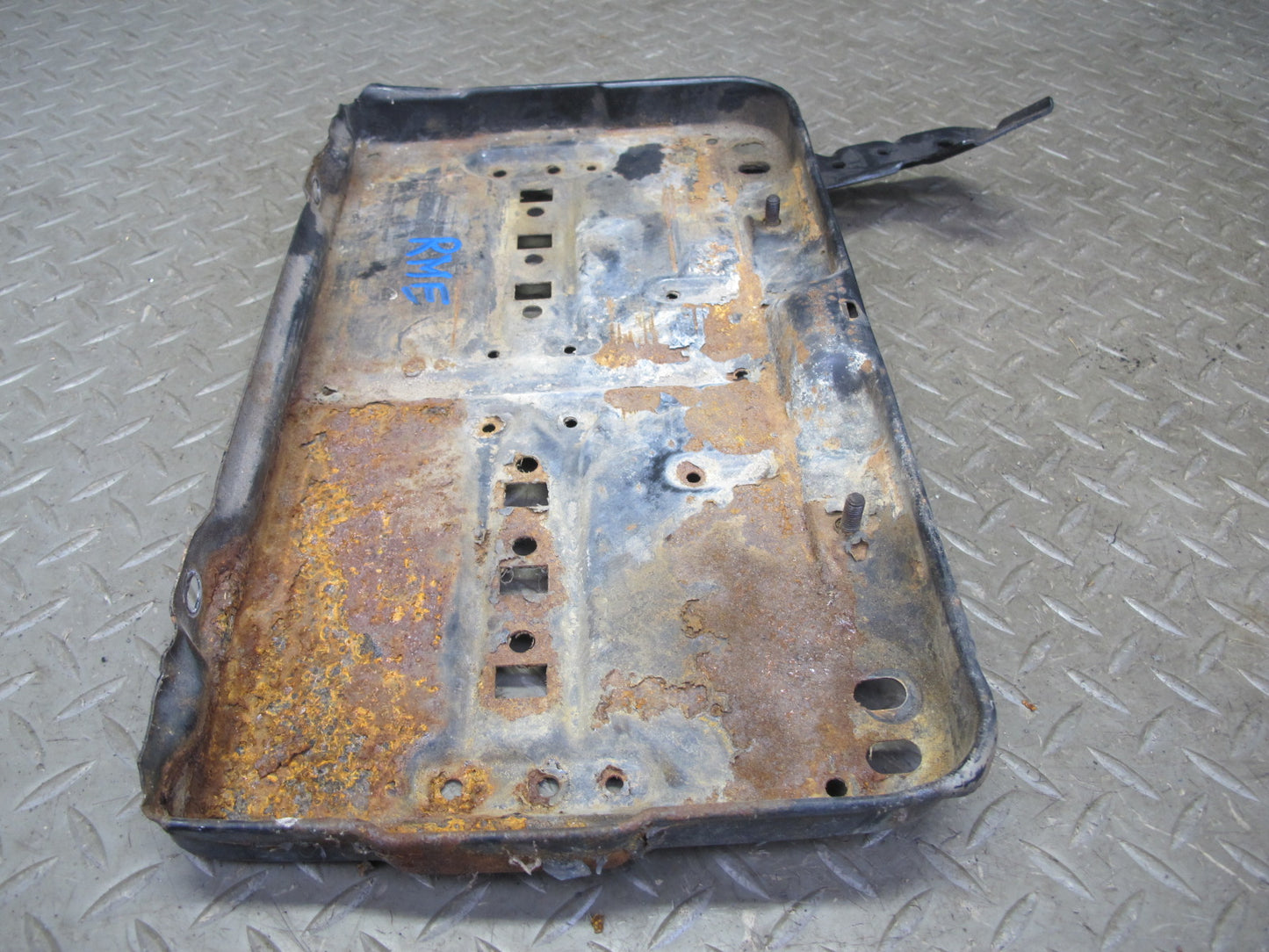 77-85 Mercedes W123 300D Sedan Battery Tray w Mount OEM