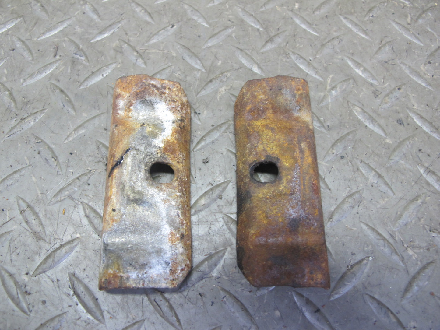 77-85 Mercedes W123 300D Sedan Battery Tray w Mount OEM