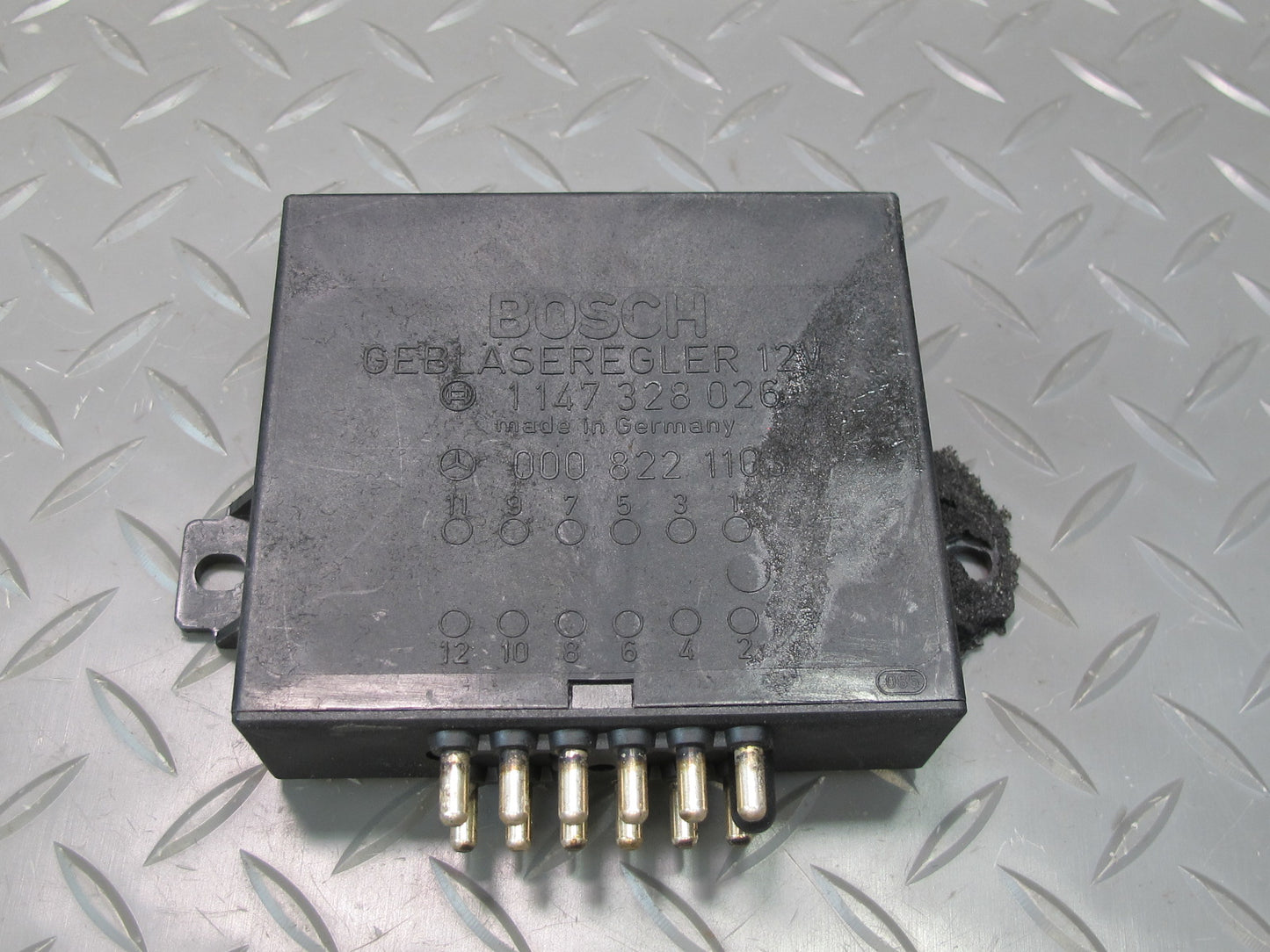 75-85 Mercedes W123 300D A/C Heater Blower Motor Regulator Module 1147328026 OEM