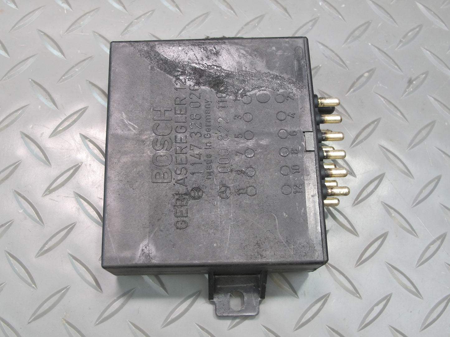 75-85 Mercedes W123 300D A/C Heater Blower Motor Regulator Module 1147328026 OEM