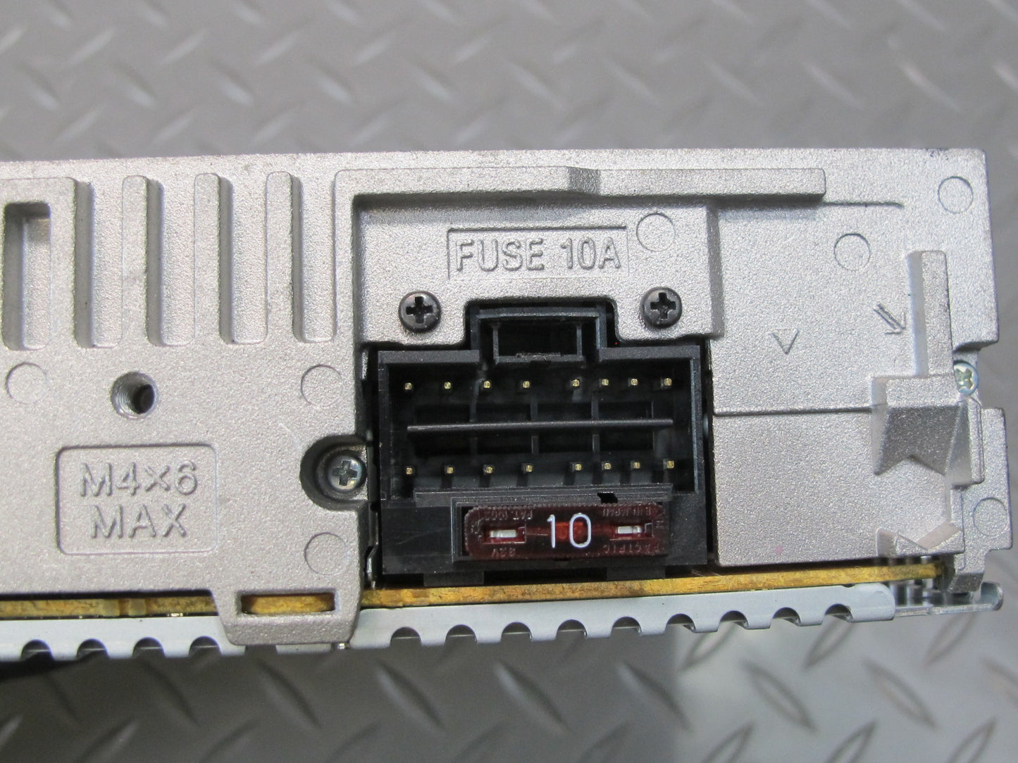 Sony CDX-GT35U AM FM Radio CD MP3 Player w USB & AUX