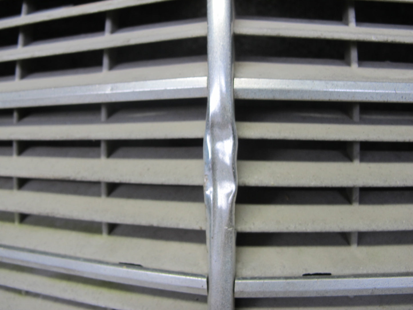 75-85 Mercedes W123 Front Hood Radiator Chrome Grille w Emblem OEM