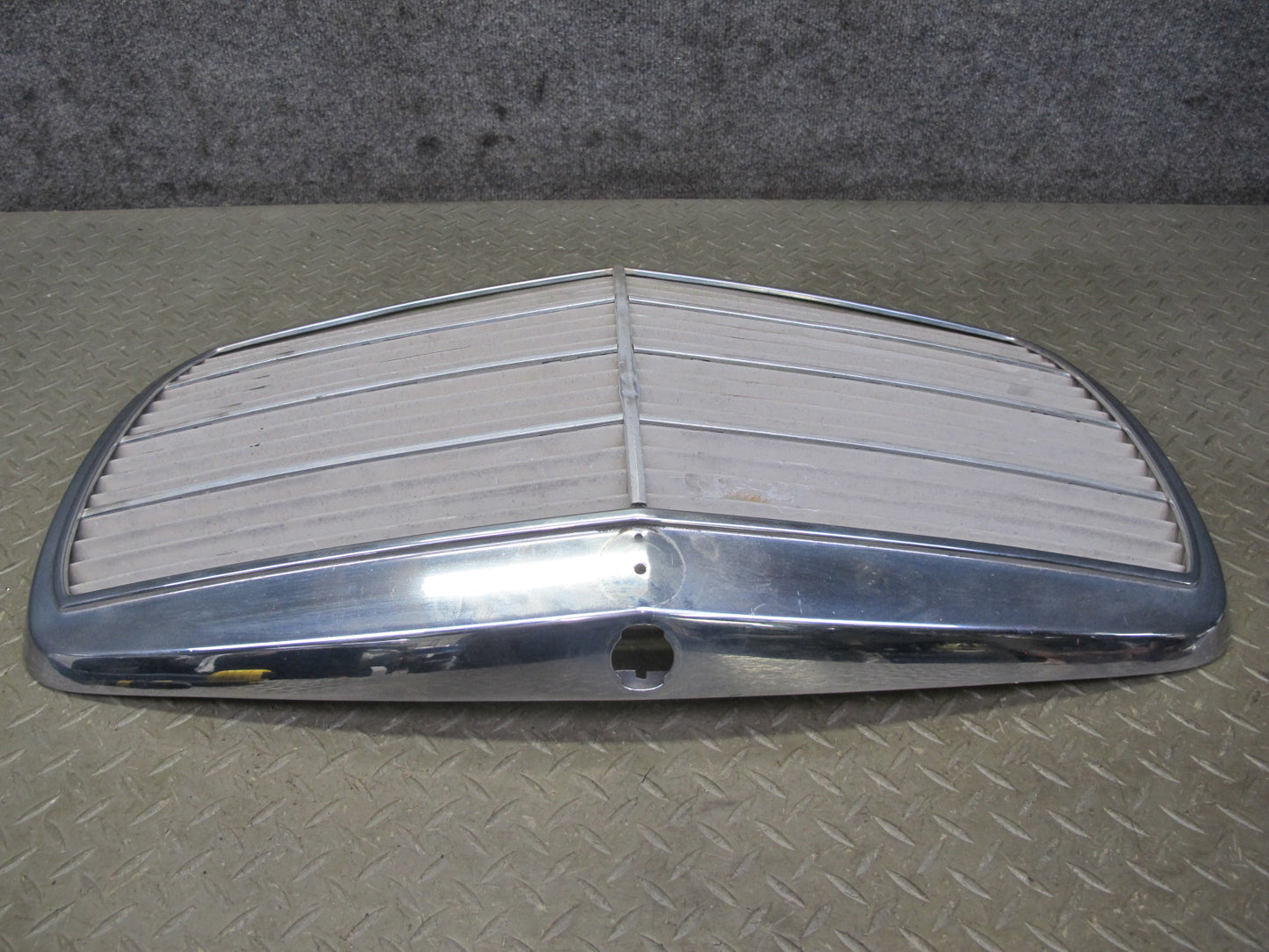 75-85 Mercedes W123 Front Hood Radiator Chrome Grille w Emblem OEM