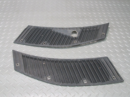 75-85 Mercedes W123 300D Set of 2 Front Left & Right Hood Vent Cowl Grille OEM