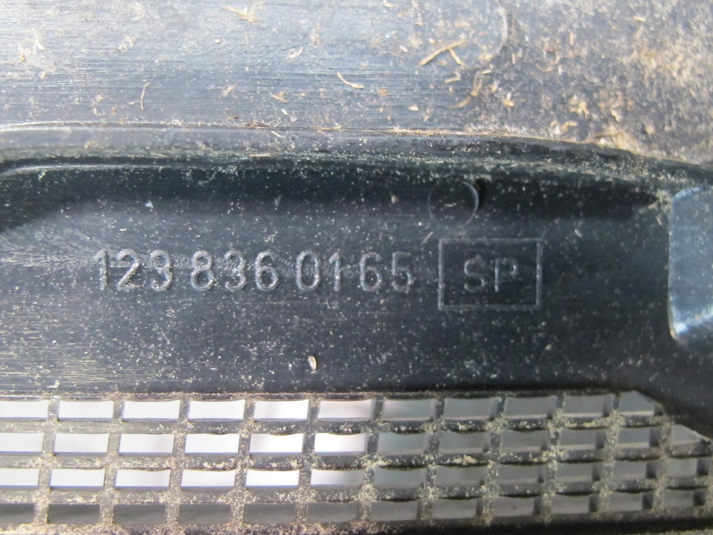 75-85 Mercedes W123 300D Set of 2 Front Left & Right Hood Vent Cowl Grille OEM