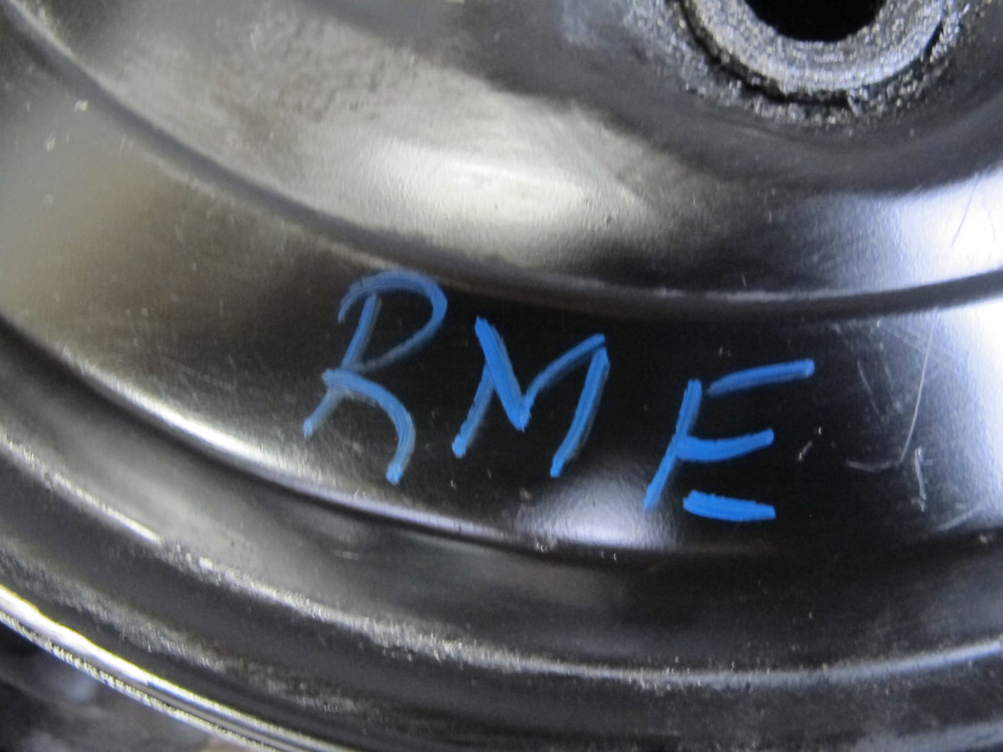 82-85 Mercedes W123 300D Air Intake Cleaner Filter Box w Pipe Line OEM