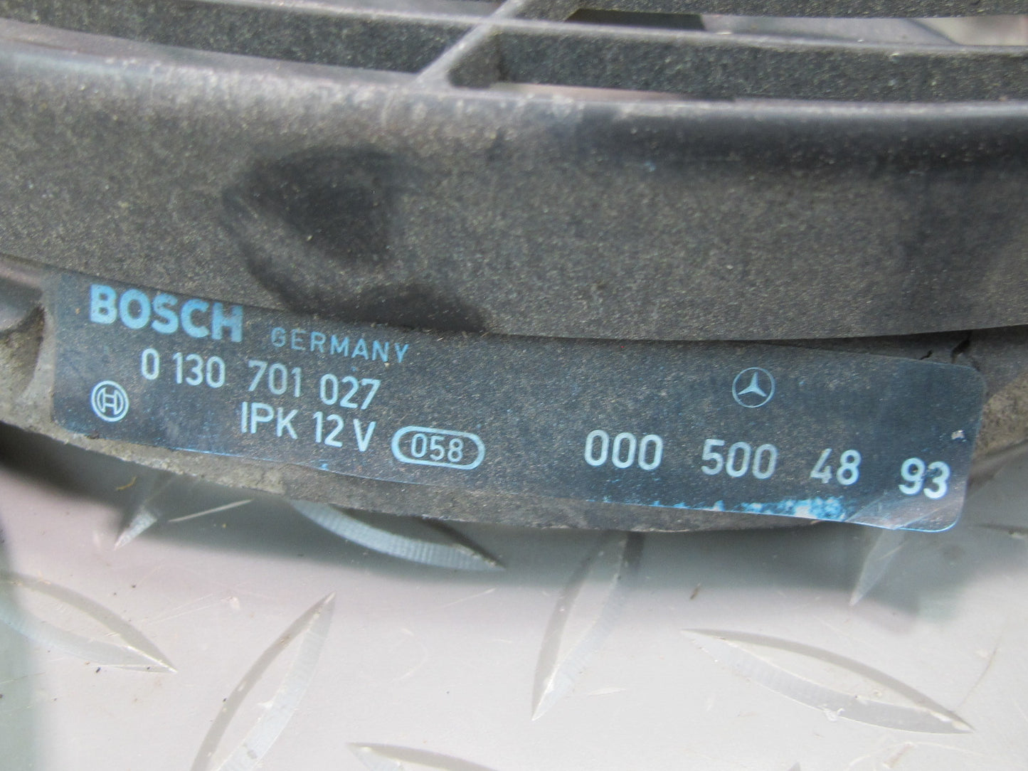 81-85 Mercedes W123 300D Engine Auxiliary AUX Cooling Fan w Blade 0005004893 OEM