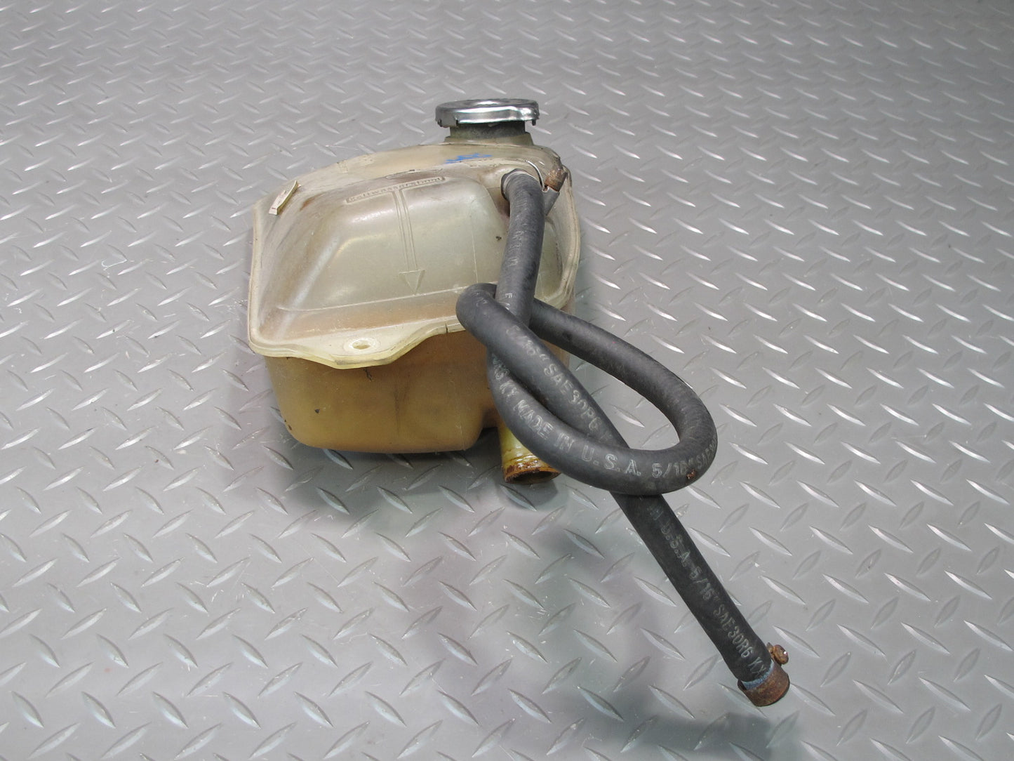 81-85 Mercedes W123 300D Engine Coolant Expansion Overflow Reservoir Tank OEM