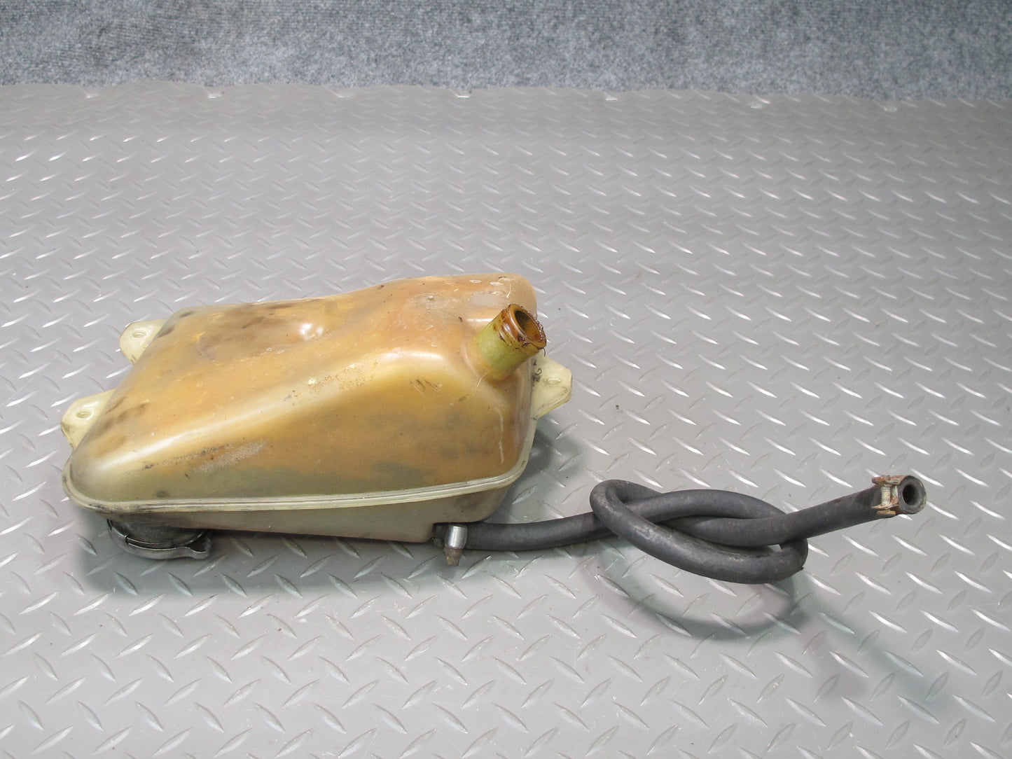 81-85 Mercedes W123 300D Engine Coolant Expansion Overflow Reservoir Tank OEM