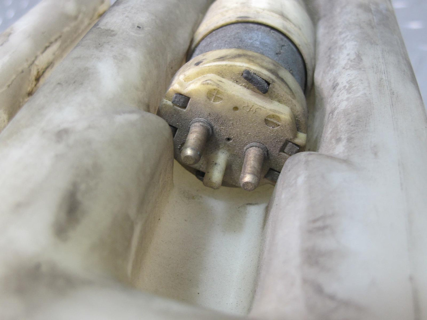 75-85 Mercedes W123 300D Windshield Washer Fluid Reservoir Tank w Pump OEM