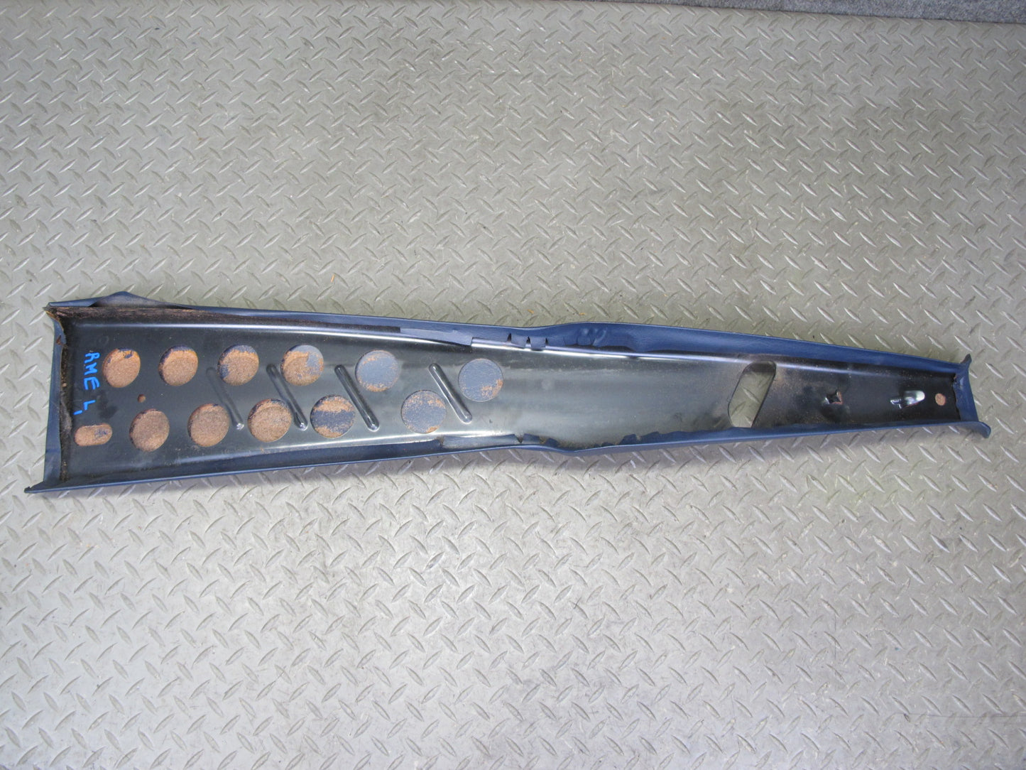 82-85 Mercedes W123 Sedan Left & Right B Pillar Upper Trim Panel Blue Set OEM