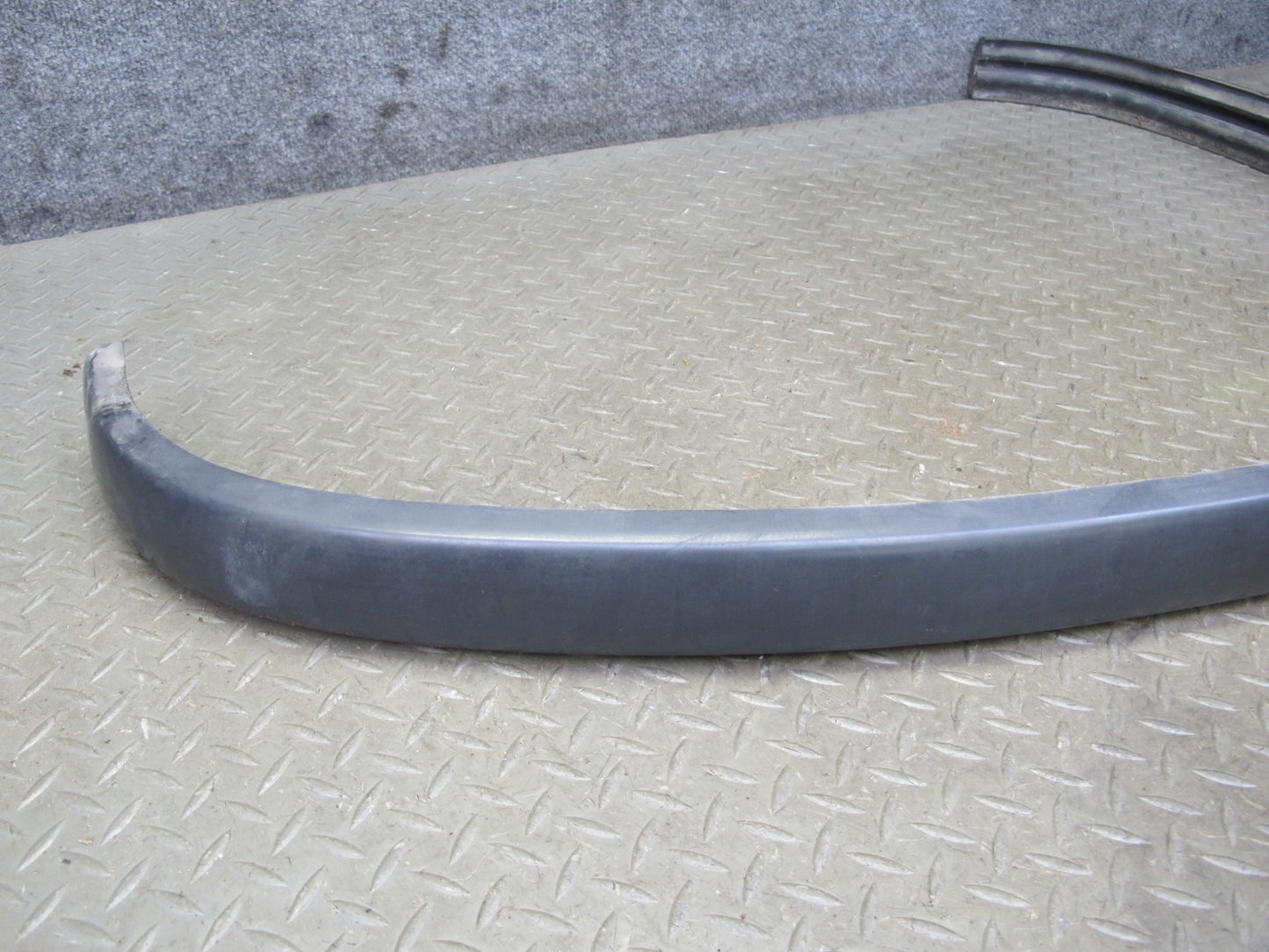 77-85 Mercedes W123 Front Bumper Impact Strip Rubber Trim Cover Pad OEM