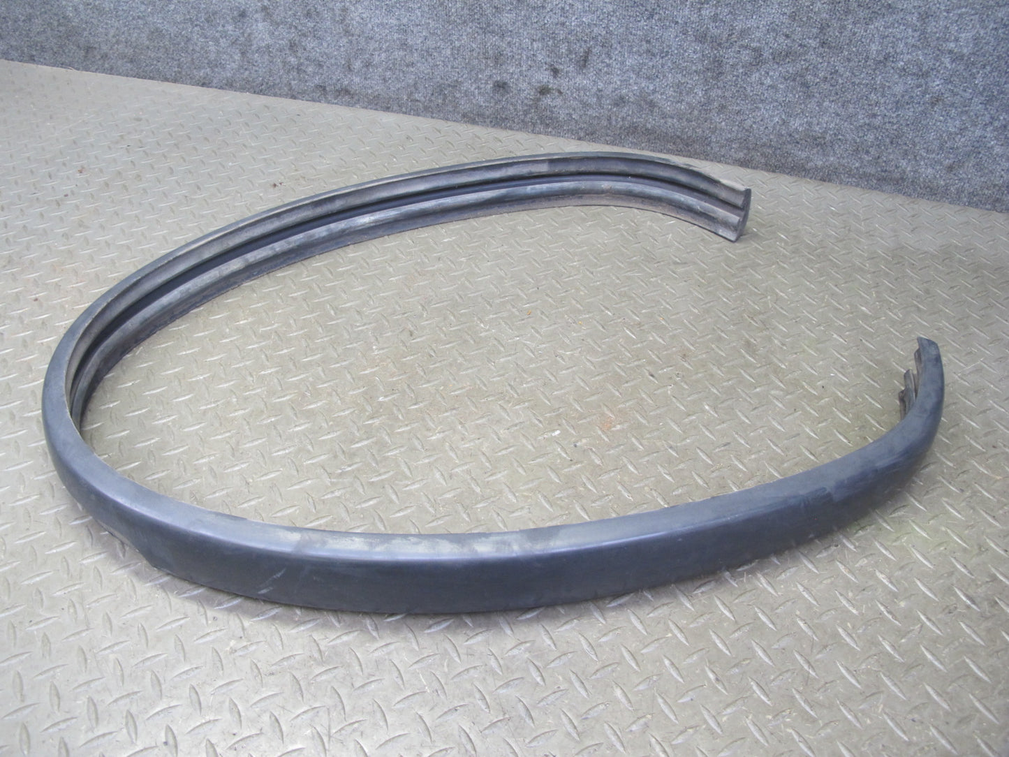 77-85 Mercedes W123 Front Bumper Impact Strip Rubber Trim Cover Pad OEM