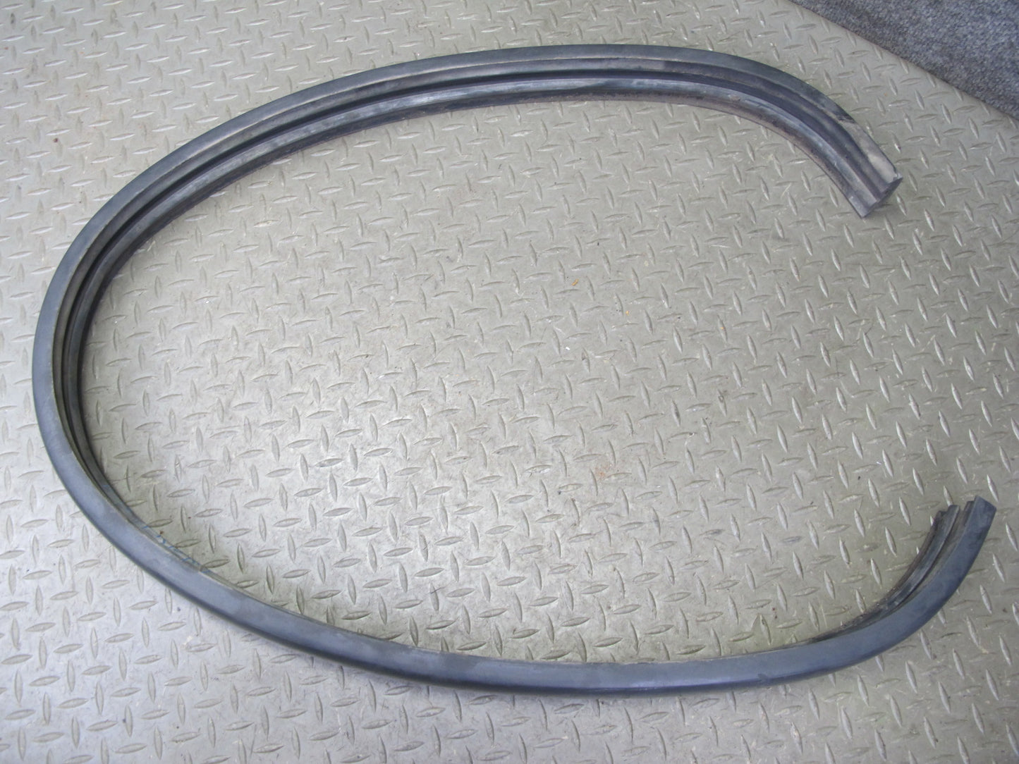 77-85 Mercedes W123 Front Bumper Impact Strip Rubber Trim Cover Pad OEM