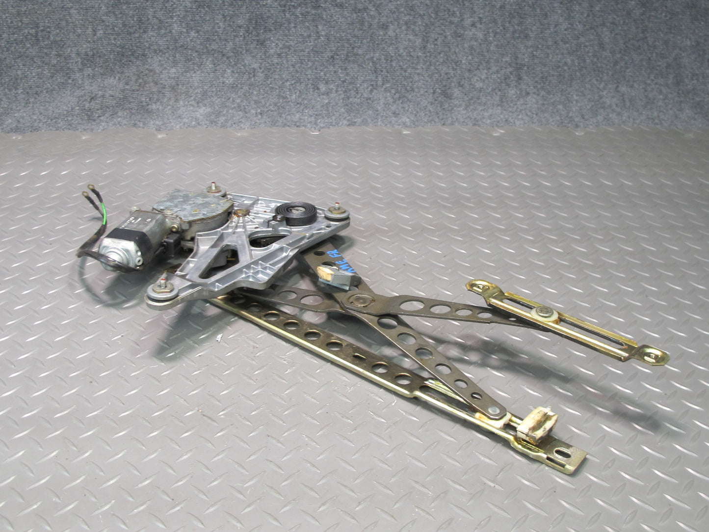 77-85 Mercedes W123 300D Front Right Door Window Regulator w Motor OEM