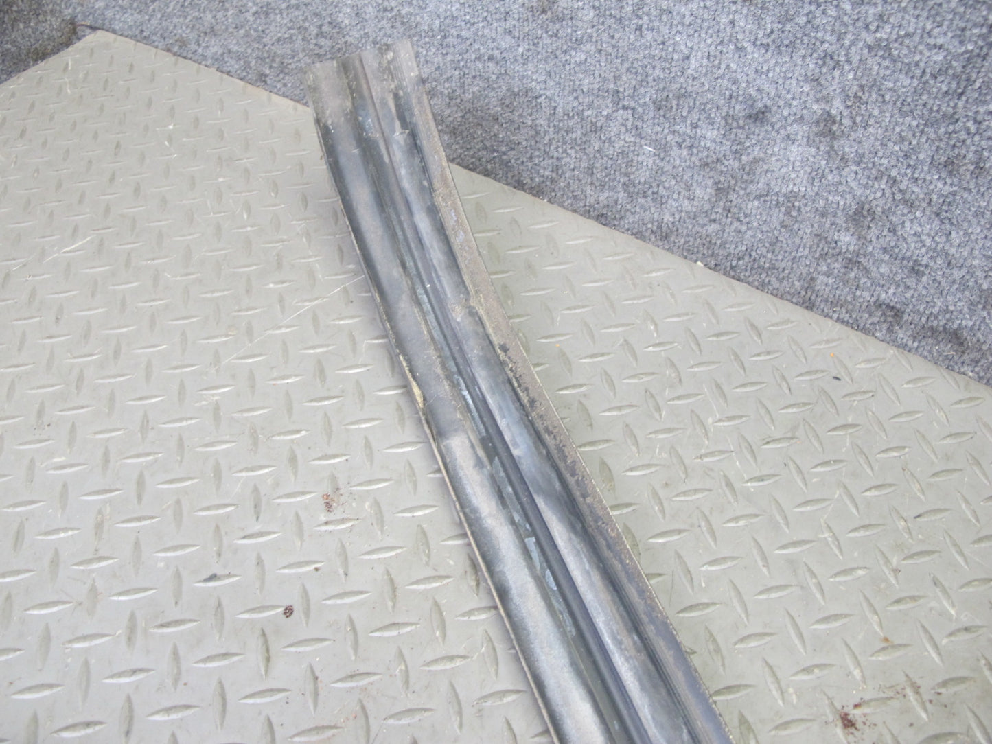 77-85 Mercedes W123 Front Bumper Impact Strip Rubber Trim Cover Pad OEM