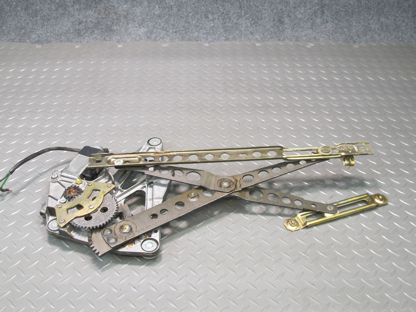 77-85 Mercedes W123 300D Front Right Door Window Regulator w Motor OEM