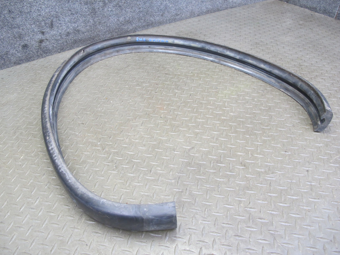 77-85 Mercedes W123 Front Bumper Impact Strip Rubber Trim Cover Pad OEM