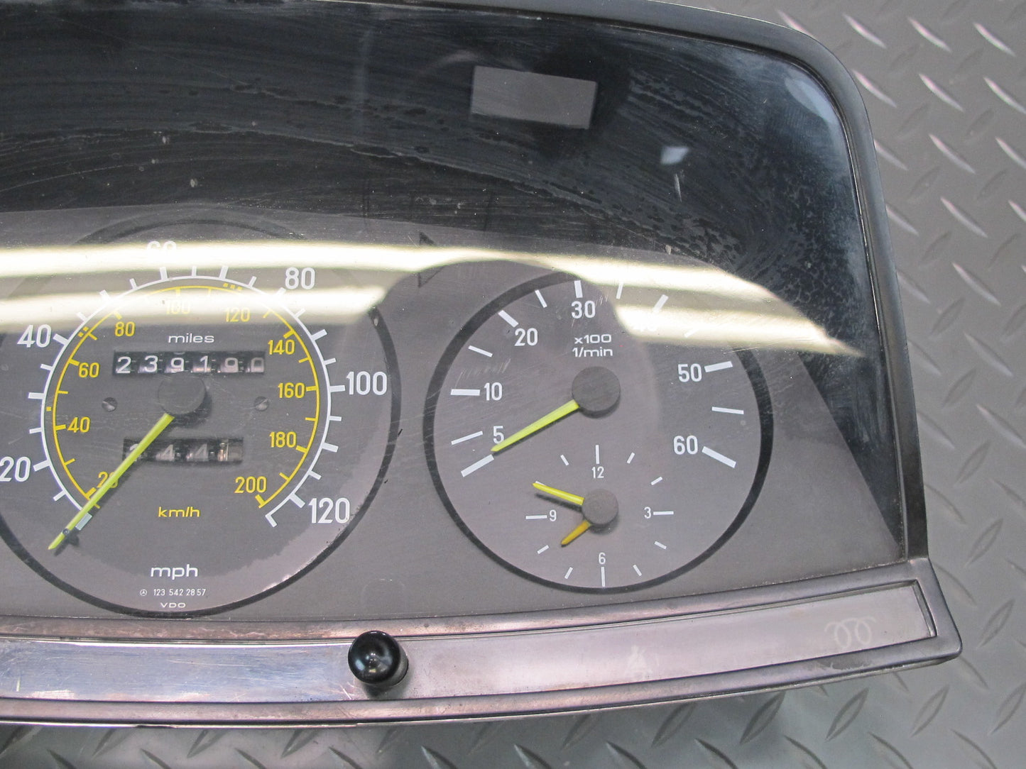 1984 Mercedes W123 300D Diesel A/T Instrument Cluster Gauge Speedometer OEM