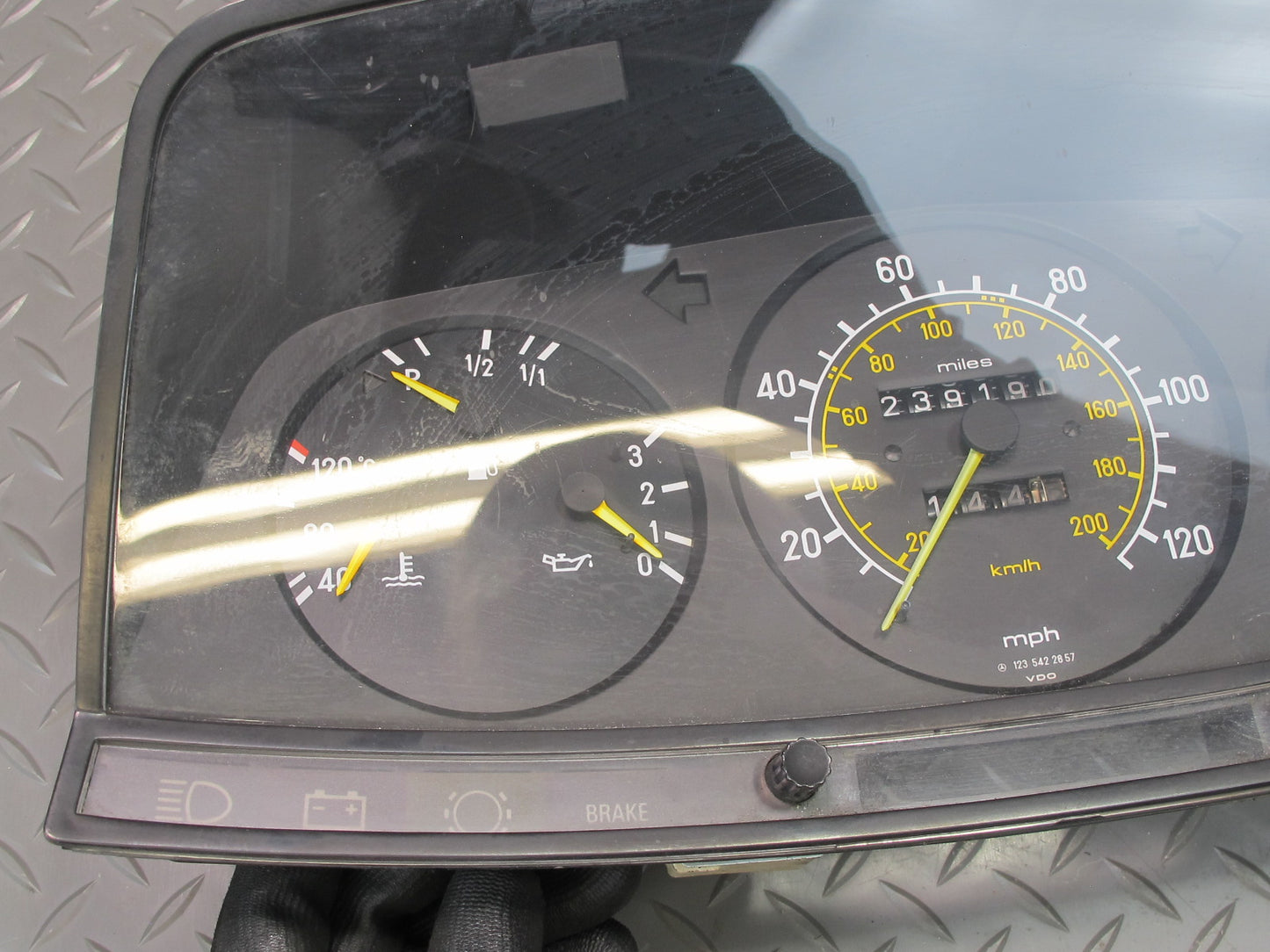 1984 Mercedes W123 300D Diesel A/T Instrument Cluster Gauge Speedometer OEM