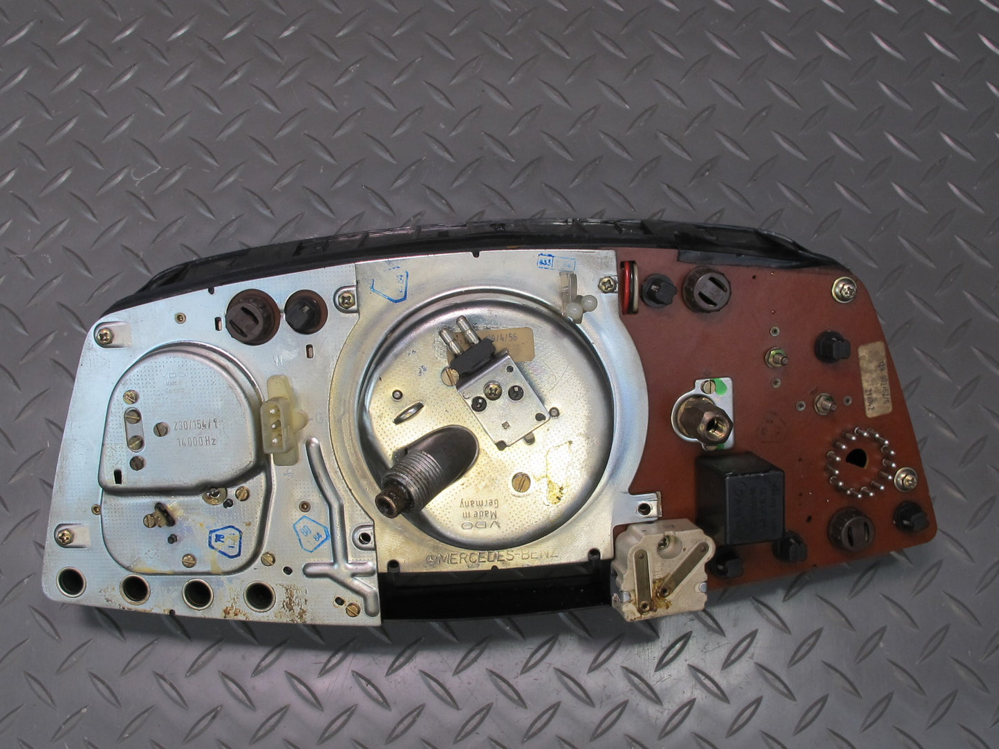 1984 Mercedes W123 300D Diesel A/T Instrument Cluster Gauge Speedometer OEM