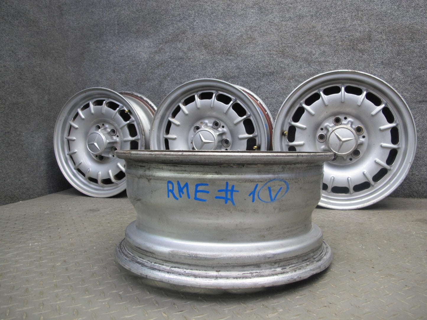 75-85 Mercedes W123 300D Set of 4 Factory 14" R14 Alloy Wheel Rim 14x6J ET30 OEM