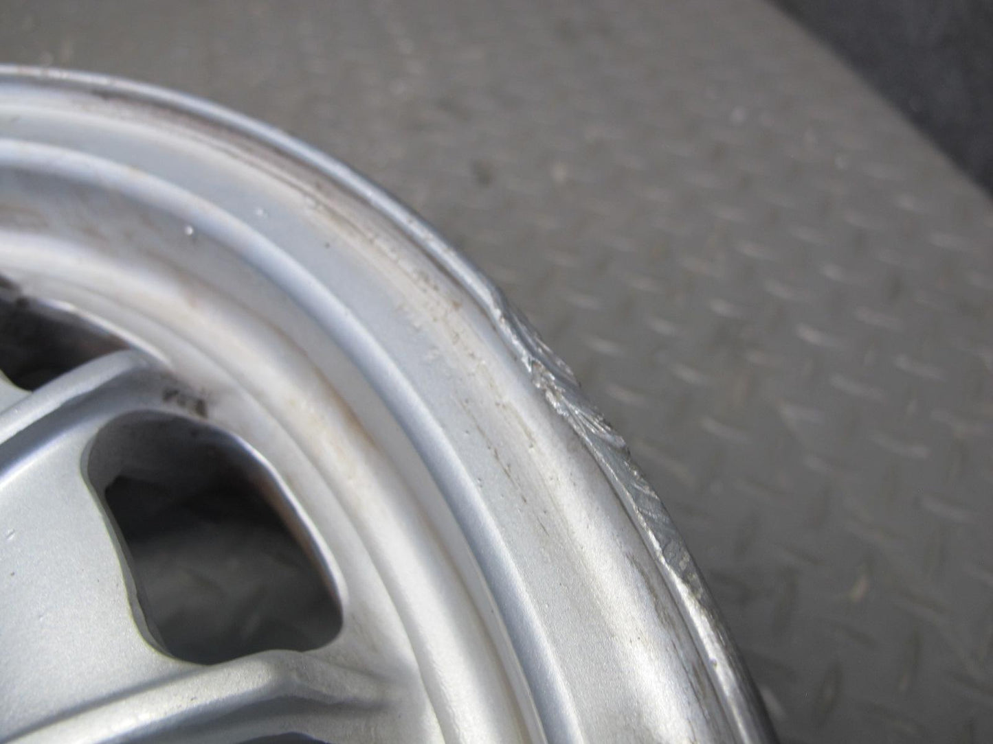 75-85 Mercedes W123 300D Set of 4 Factory 14" R14 Alloy Wheel Rim 14x6J ET30 OEM