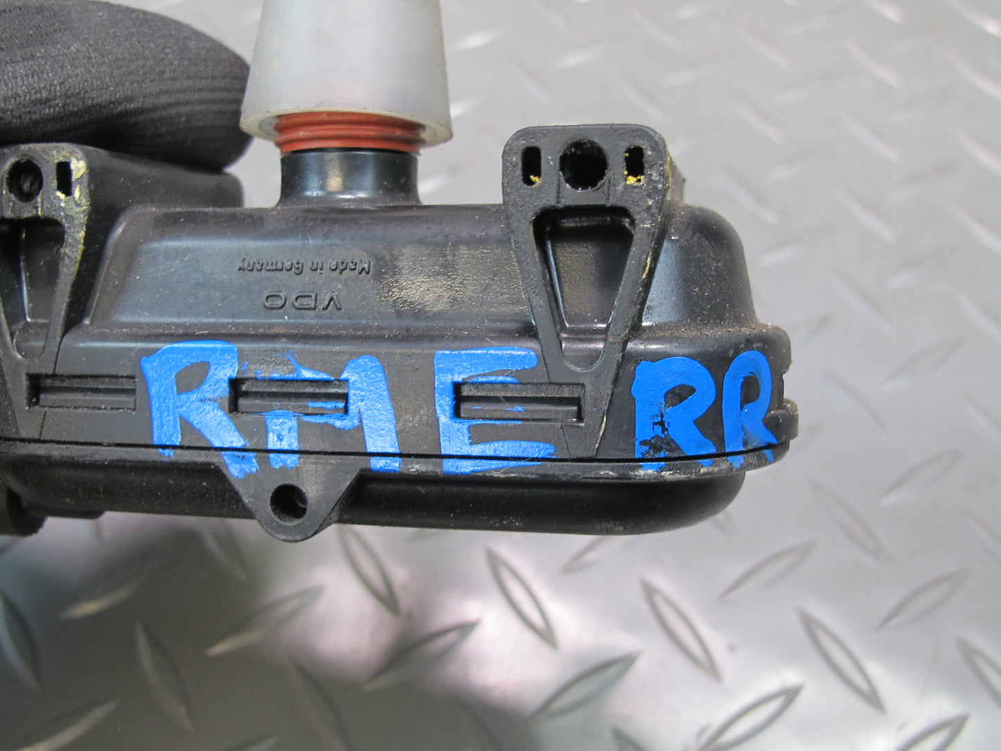 75-85 Mercedes W123 300D Rear Right Door Lock Vacuum Actuator OEM