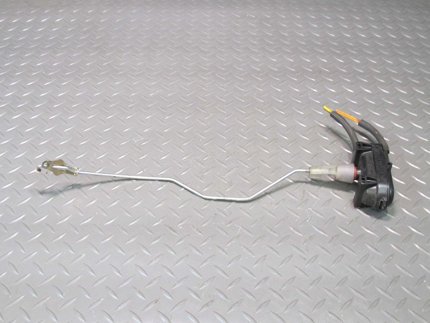 75-85 Mercedes W123 300D Rear Right Door Lock Vacuum Actuator OEM