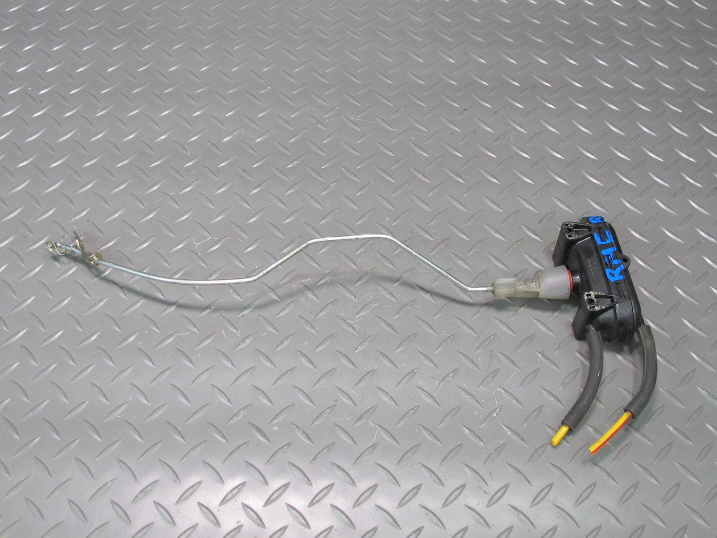 75-85 Mercedes W123 300D Rear Right Door Lock Vacuum Actuator OEM