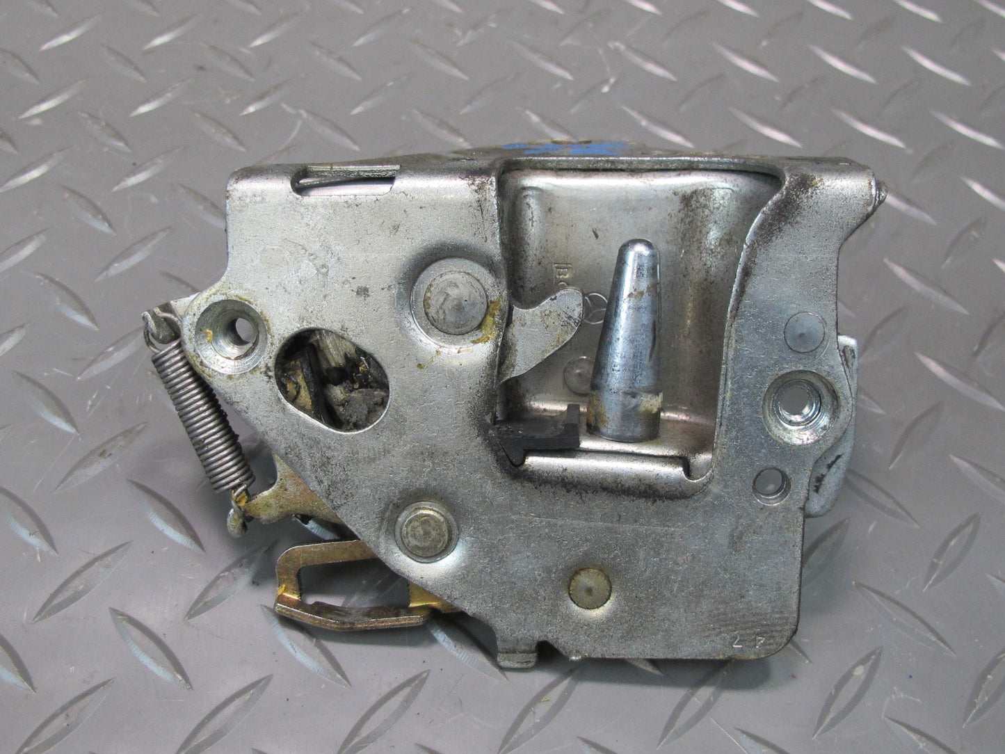 75-85 Mercedes W123 300D Front Right Door Lock Latch OEM