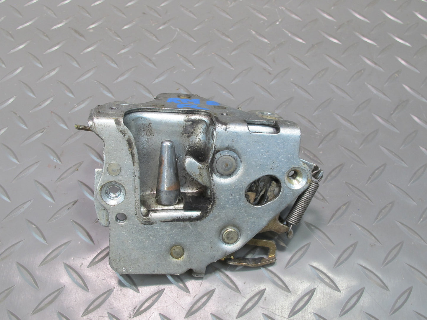 75-85 Mercedes W123 300D Front Left Door Lock Latch OEM