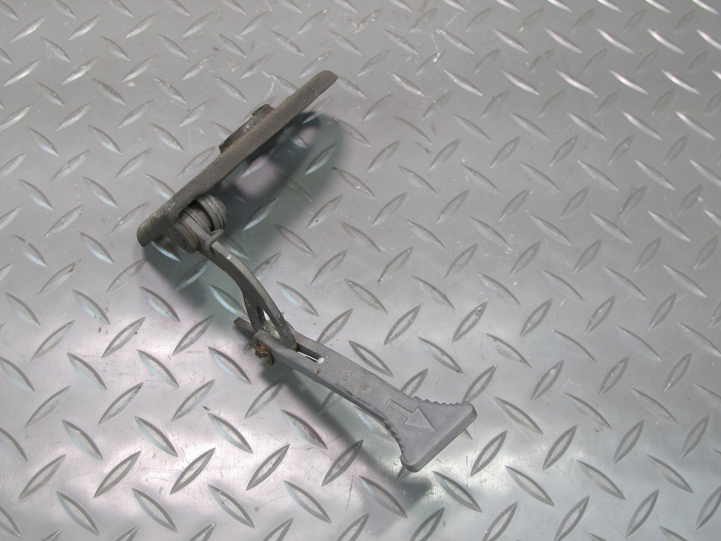 75-85 Mercedes W123 300D Hood Open Release Latch Catch OEM