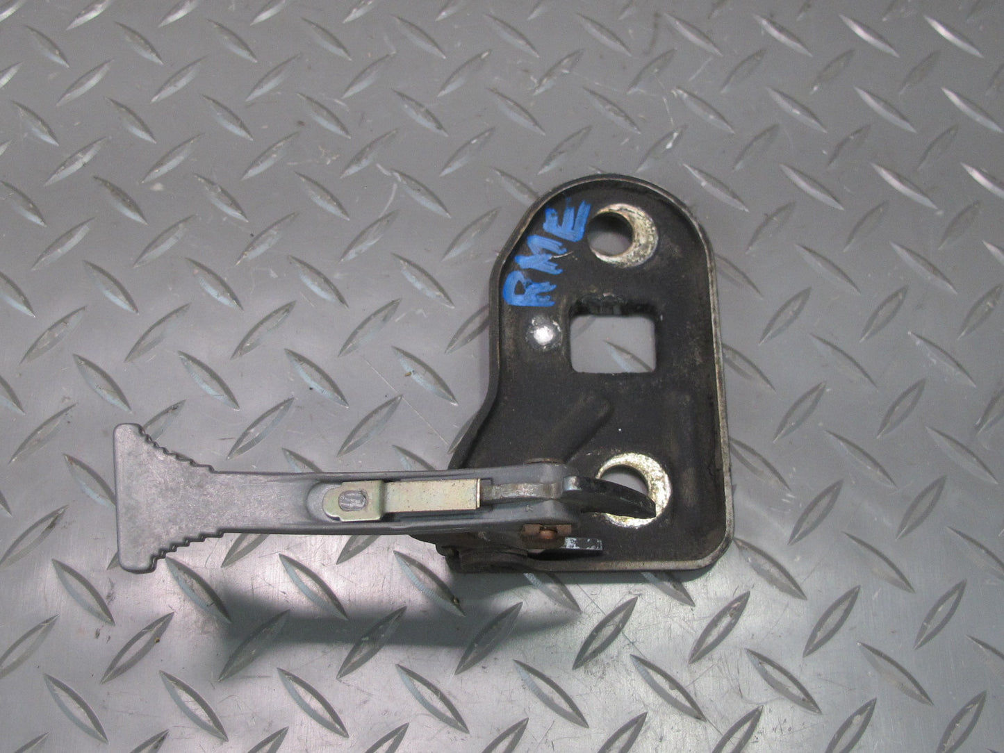 75-85 Mercedes W123 300D Hood Open Release Latch Catch OEM