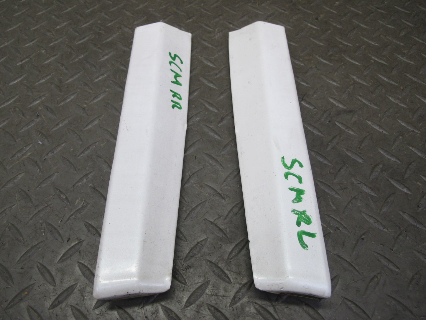 92-96 Lexus UZZ30L SC300 SC400 Set of 2 Rear Lower Fender Molding White OEM